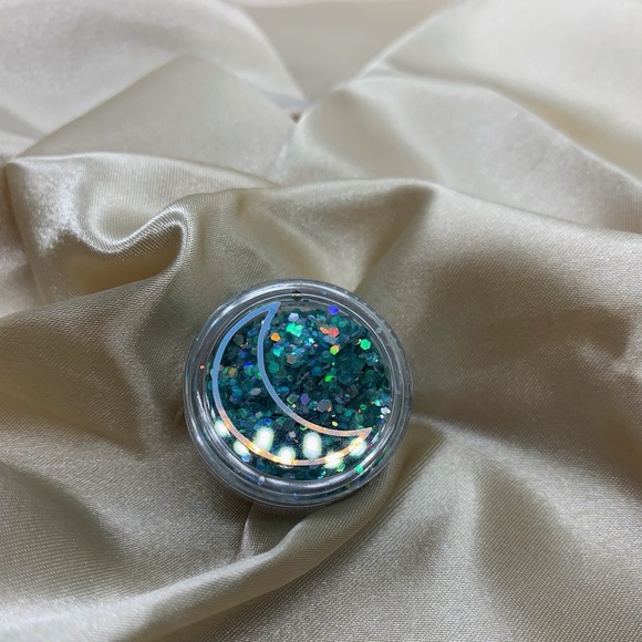 Cosmetic glitter - Picture 2 of 2